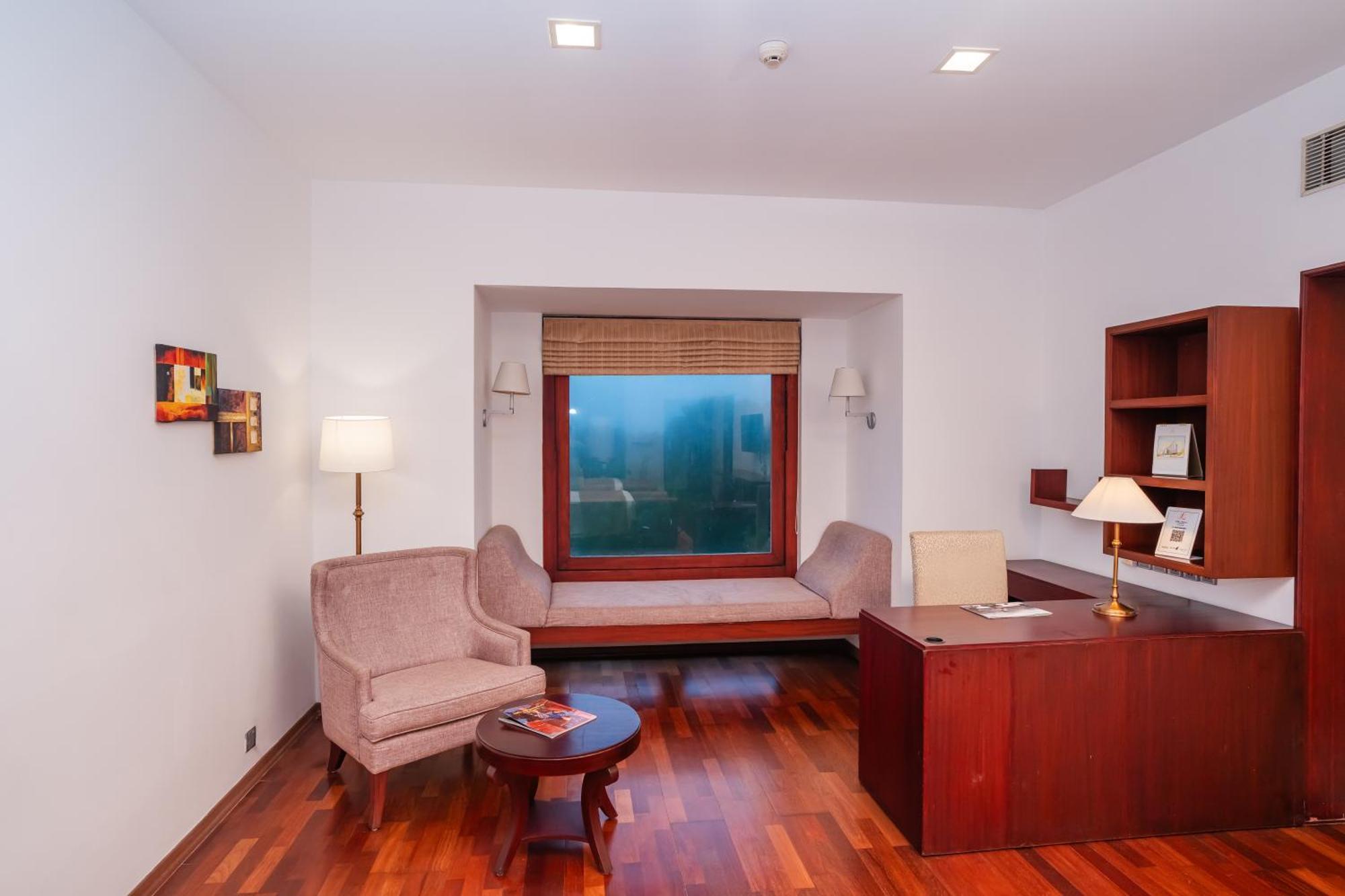 The Leela Ashtamudi, A Raviz Hotel Kollam Dış mekan fotoğraf Office of the Prime Minister