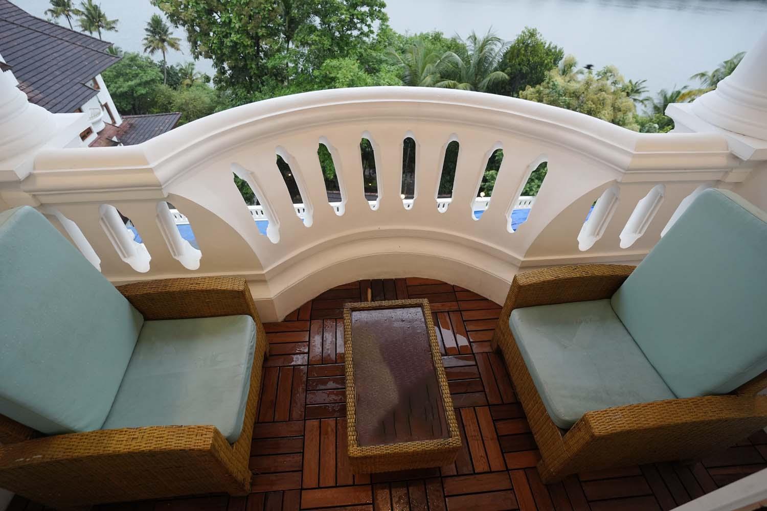 The Leela Ashtamudi, A Raviz Hotel Kollam Dış mekan fotoğraf A balcony