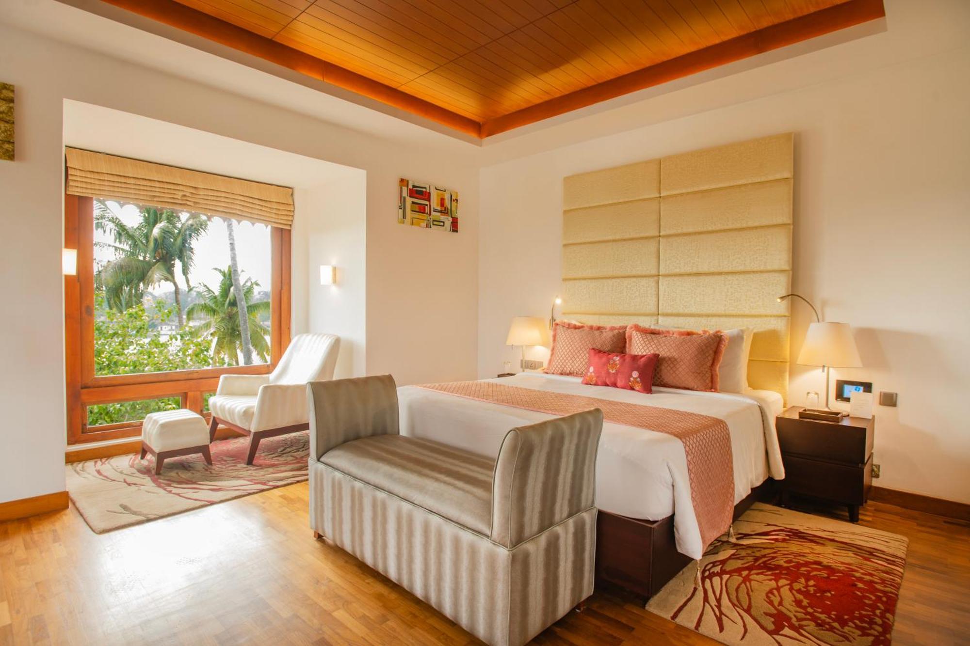 The Leela Ashtamudi, A Raviz Hotel Kollam Dış mekan fotoğraf A bedroom at the Taj Bengal